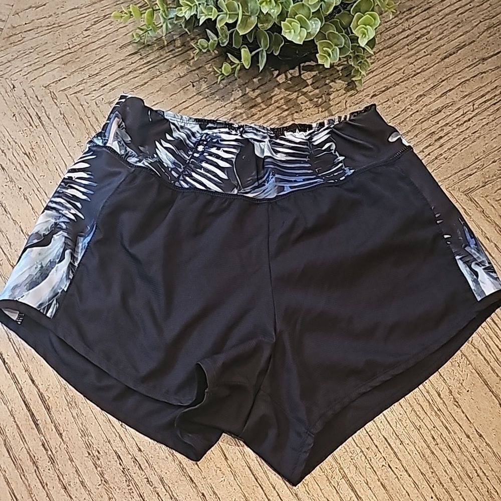 Speed dri shorts size S activ8